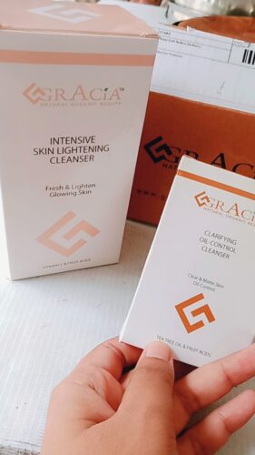 INTENSIVE SKIN LIGHTENING CLEANSER<br>100 ml/ 3.52 Fl. Oz photo review